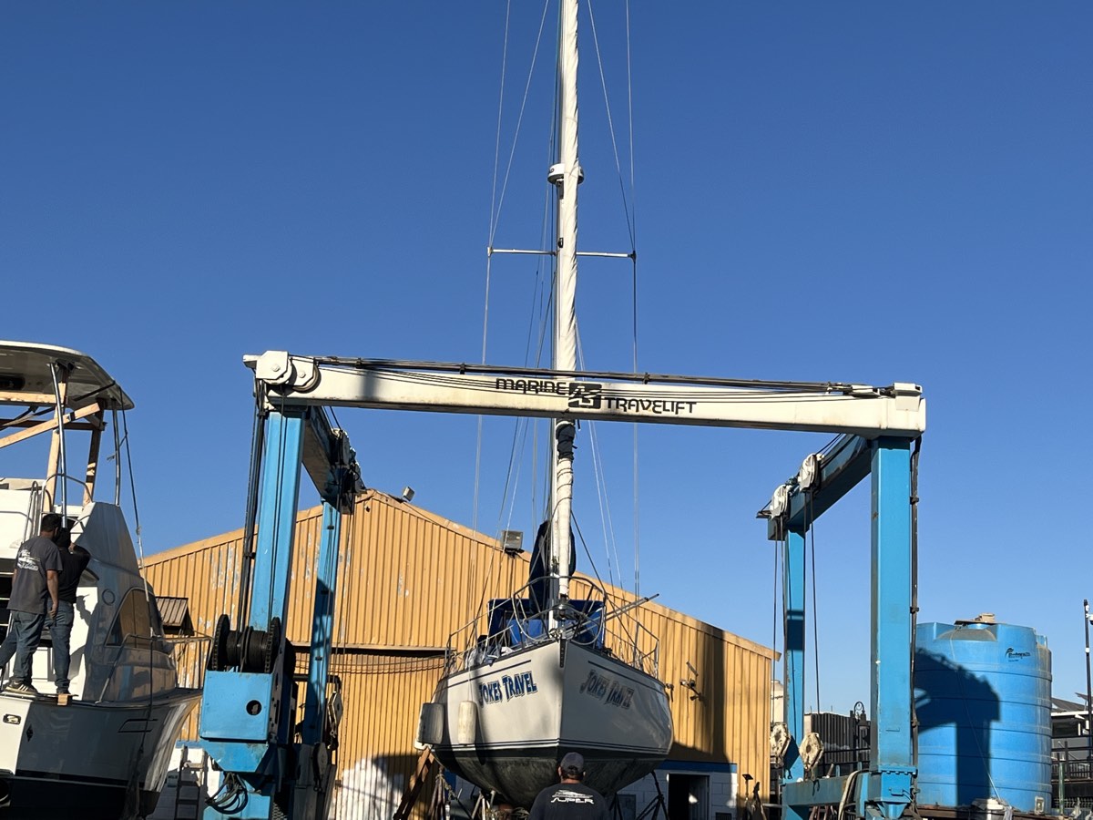 Catalina 38, hull name Jokes Travel, full rig raised